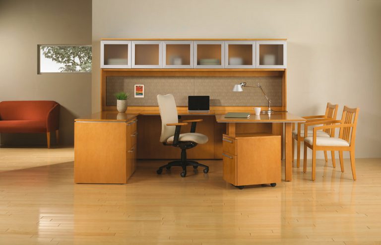 office-desks-and-tables-modern-office-furniture-dubai-officemaster-ae